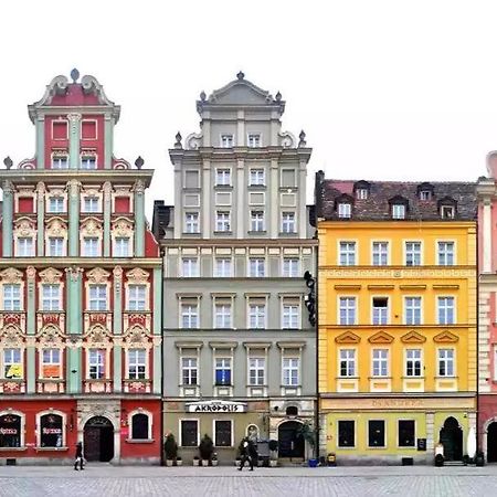 W Rynku Vandrarhem Wrocław Exteriör bild