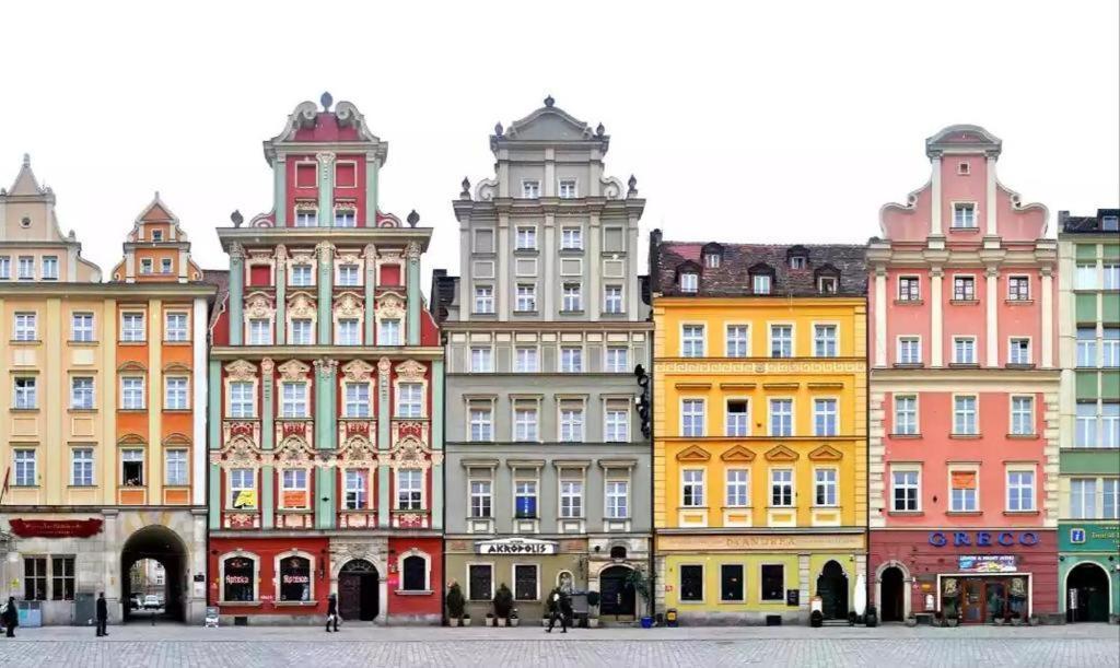 W Rynku Vandrarhem Wrocław Exteriör bild