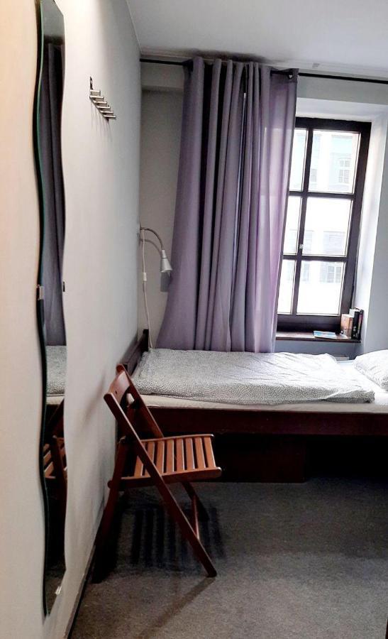 W Rynku Vandrarhem Wrocław Exteriör bild