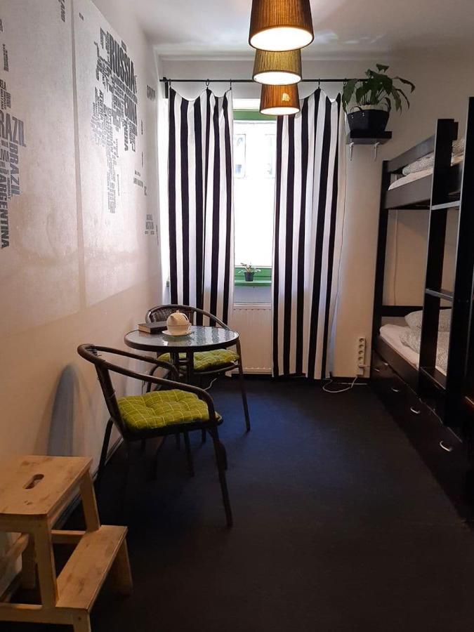 W Rynku Vandrarhem Wrocław Exteriör bild