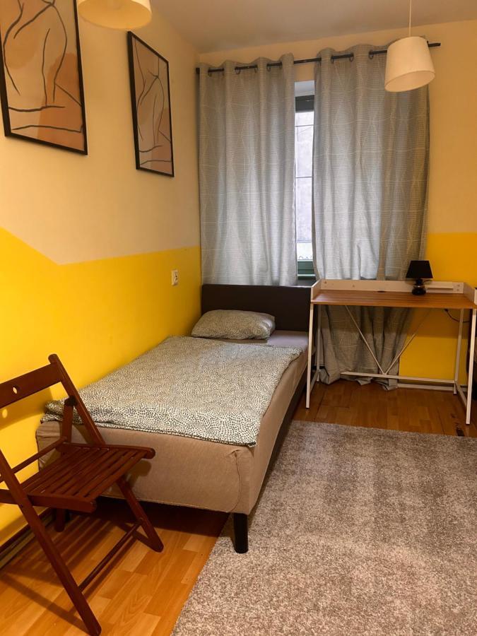 W Rynku Vandrarhem Wrocław Exteriör bild